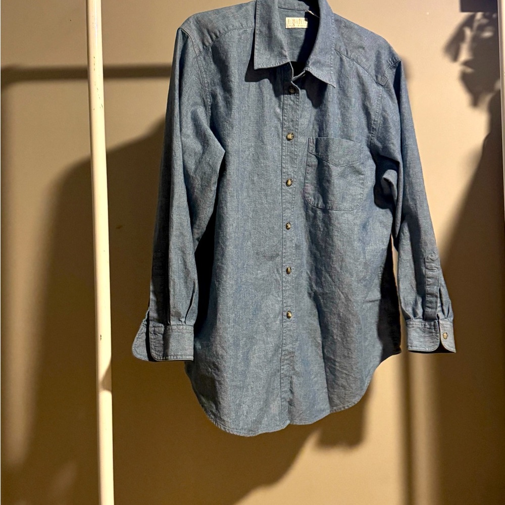 Liz Claiborne women’s Jean top
